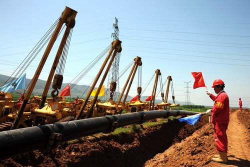 管道二公司西二線東段首次下溝施工現場