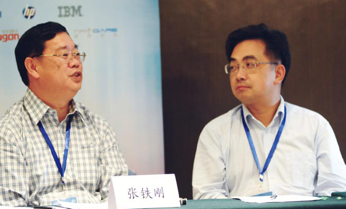 Ӣ�ؠ�HPC�ƽ��c��̽�y�}