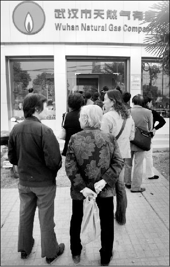 �̓r���{���r�֝q